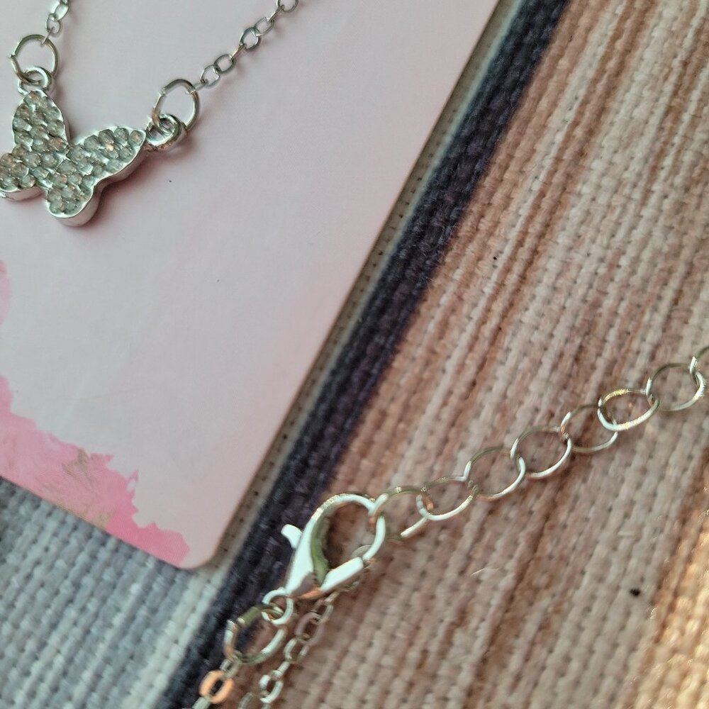 Silvery Butterfly Pendant Necklace โ Dainty Sparkle, Adjustable Fit NEW DD - Picture 6 of 6